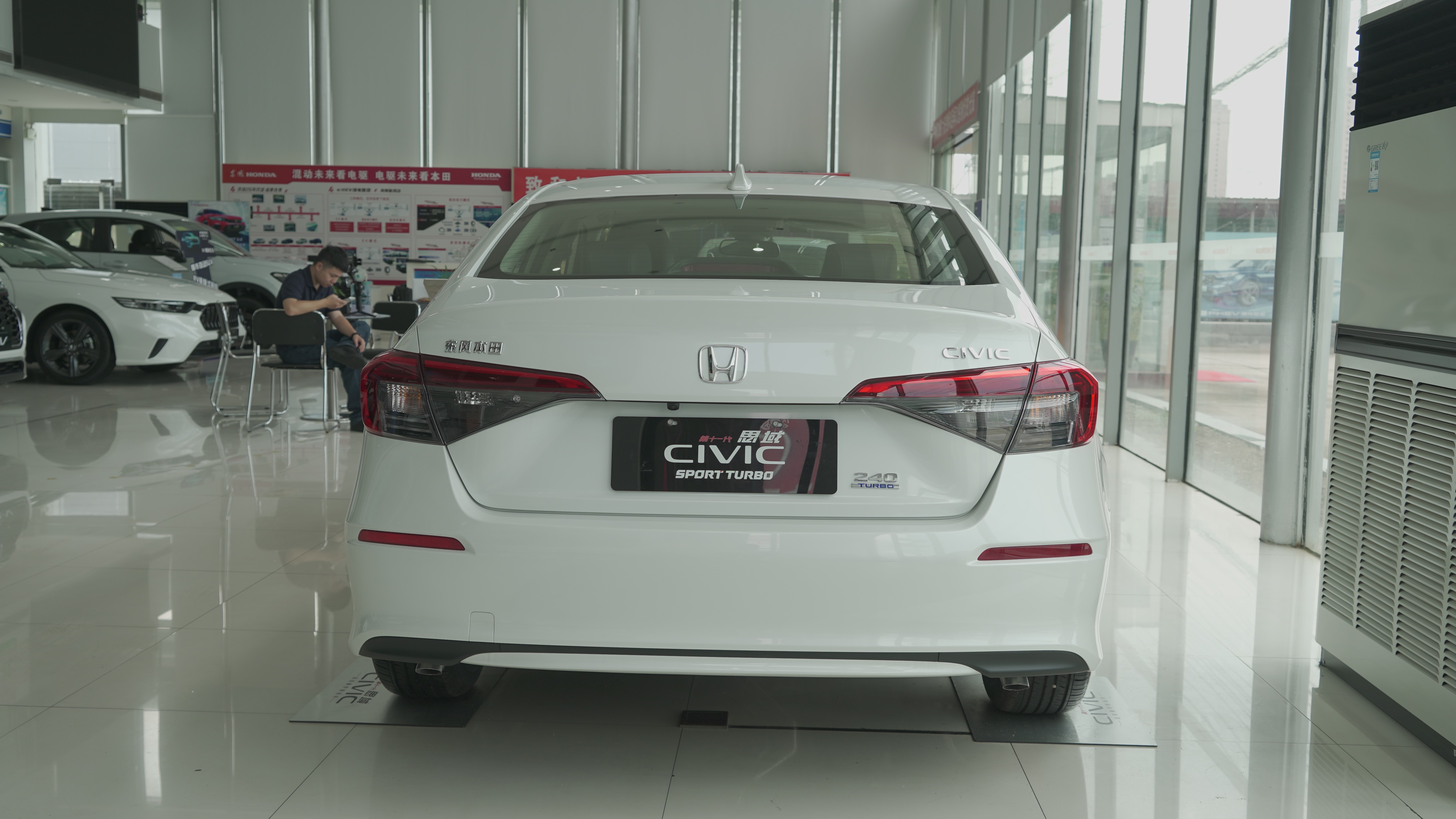Japanese Brand Car Honda Civic HATCHBACK 240TURBO CVT TOP Version Chinese Cars White Black
