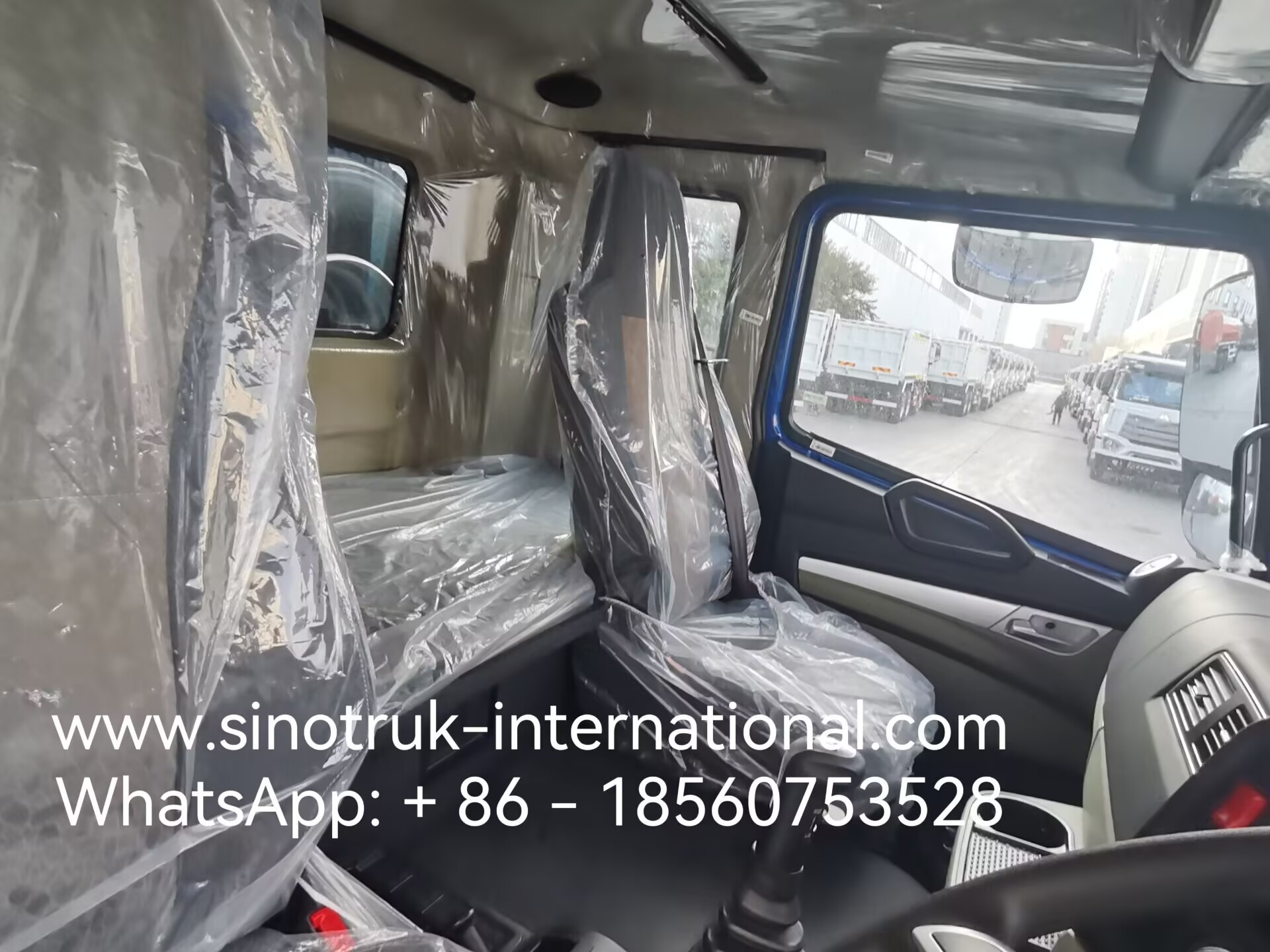 SINOTRUK HOHAN New Howo 6X4 RHD 10 Wheels With Tarpaulin Reinforced Hard Rear Door Efficient Transport