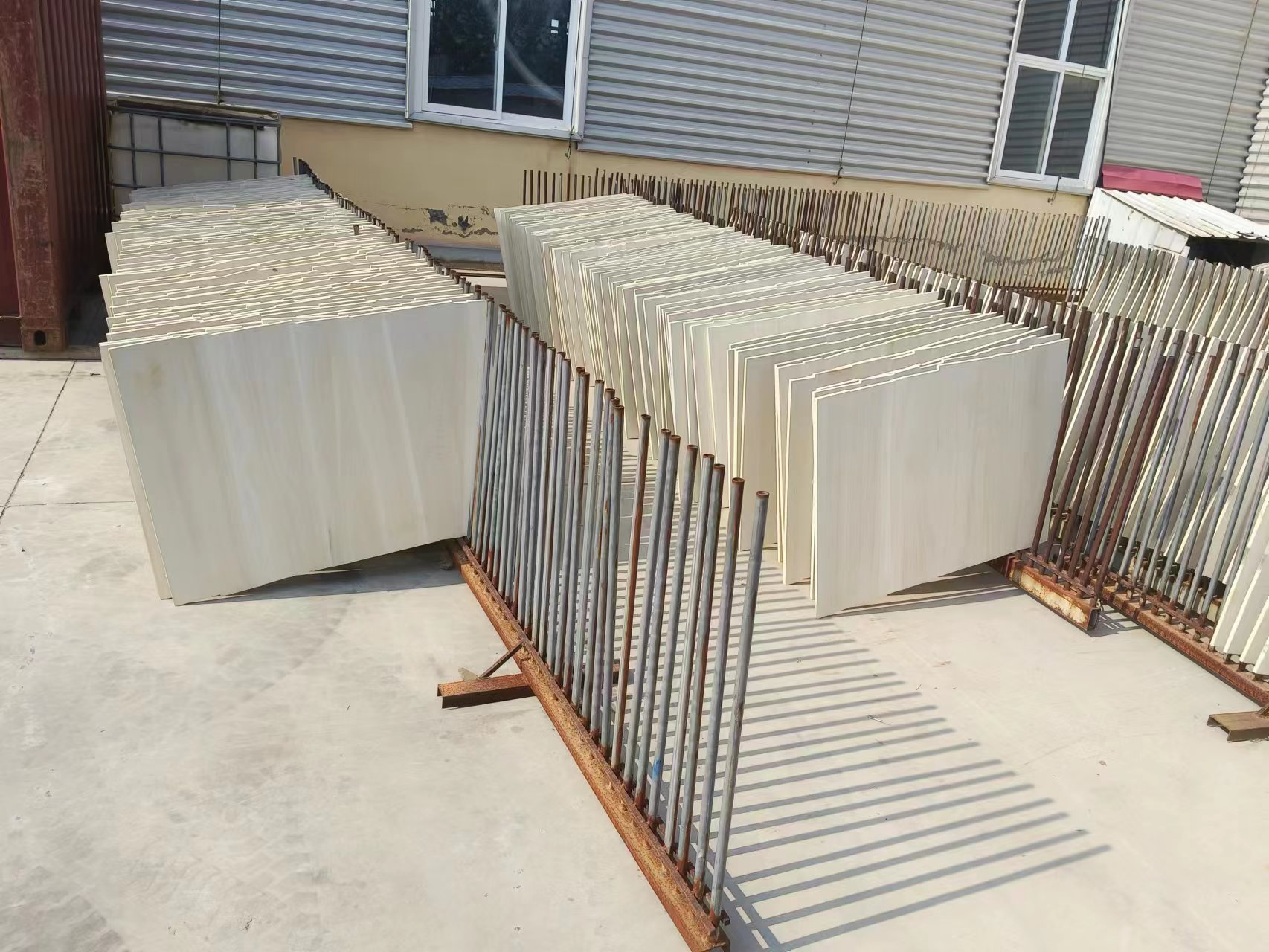 Hotel Furniture Made of Bleachable Paulownia Straight Solid Wood Customizable Lengths