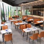 Bar Bistro Restaurant Dining Table And Chairs 200cm 240CM For 4 Person
