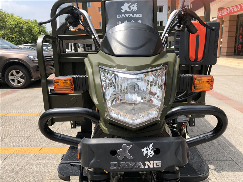 Drum Brake and 12V System Integrated Africa Heavy Load Motor Cargo Tricycle 250CC