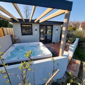 Quality Freestanding Air Jets Outdoor Whirlpool Spa Bathtub Above Ground Swimming Pool wholesale