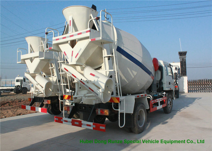 YUEJIN 5m3 Small Concrete Mixer Truck With Pump , 4x2 Mobile Mixer Truck