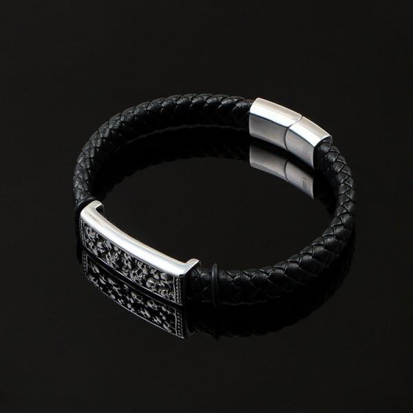 Express Your Individuality with our Stainless Steel Skull Bracelet Corrosion