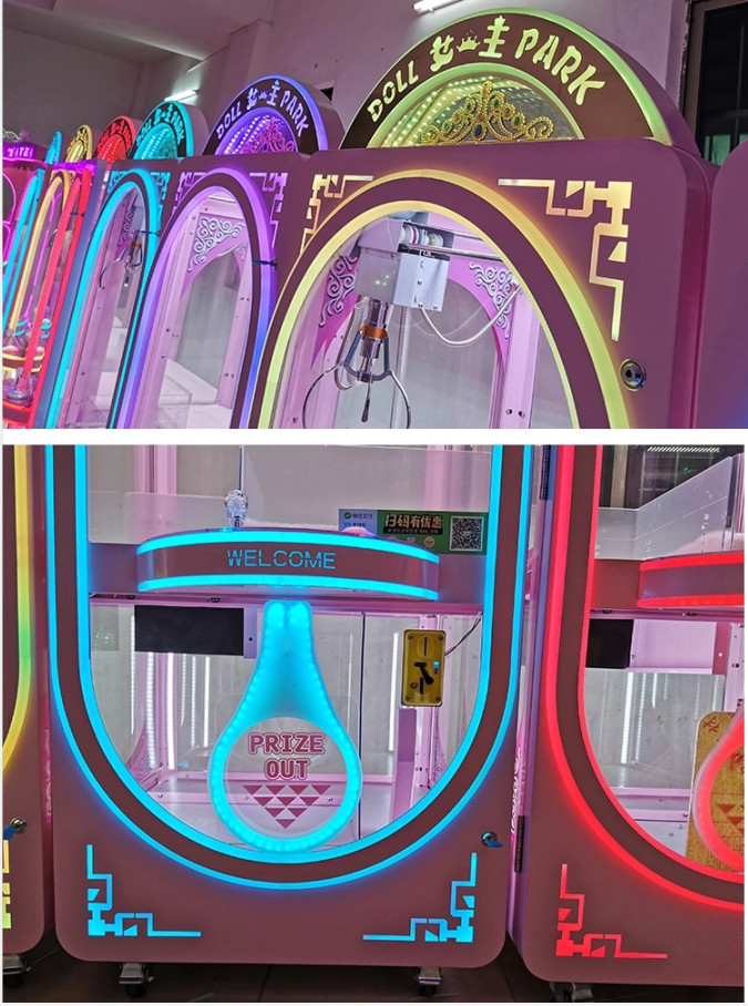 Pink Gift Toy Crane Machine With Metal / Tempering Glass Material