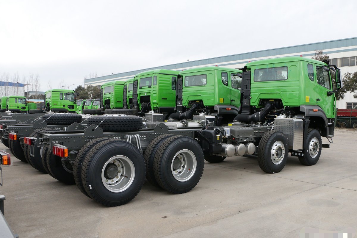 Sinotuck HOWO Used 350hp 8X4 Diesel YCUMMINS WEICHAI 12 wheels Tipper Dump Truck for Sales