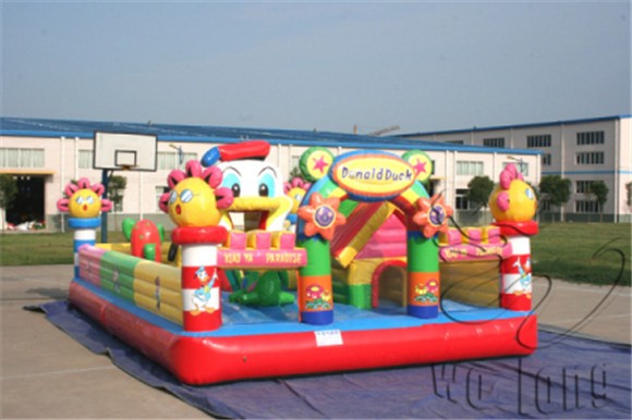 new Vivid Commercial donald duck inflatable castle