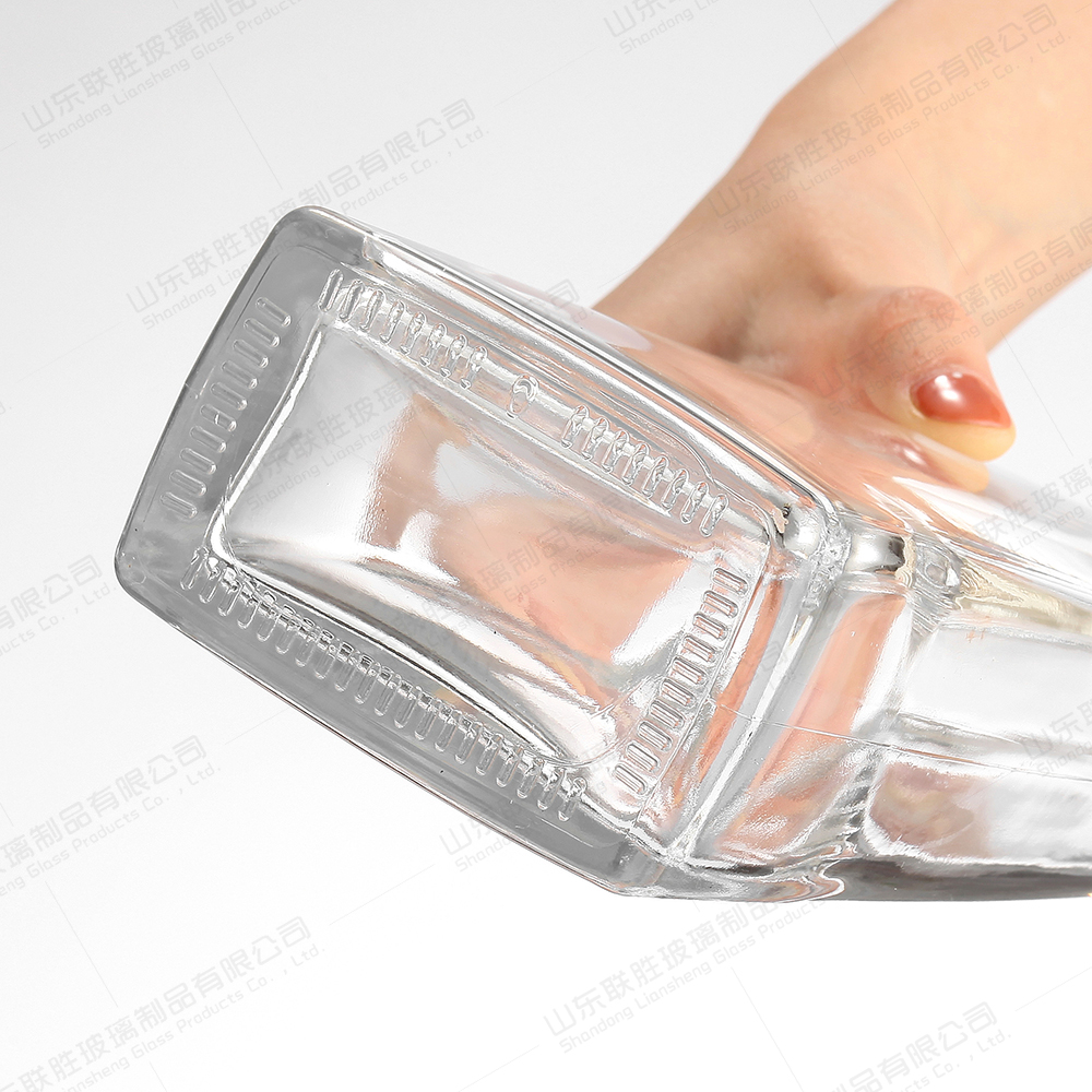 Glass Whiskey Decanter 100ml 200ml 375ml 500ml 750ml Flint Handmade Transparent Frosted