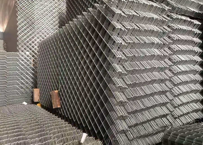 4.0mm Hot Dip 6FT Height Diamond Chain Link Fence For Highway Fencing