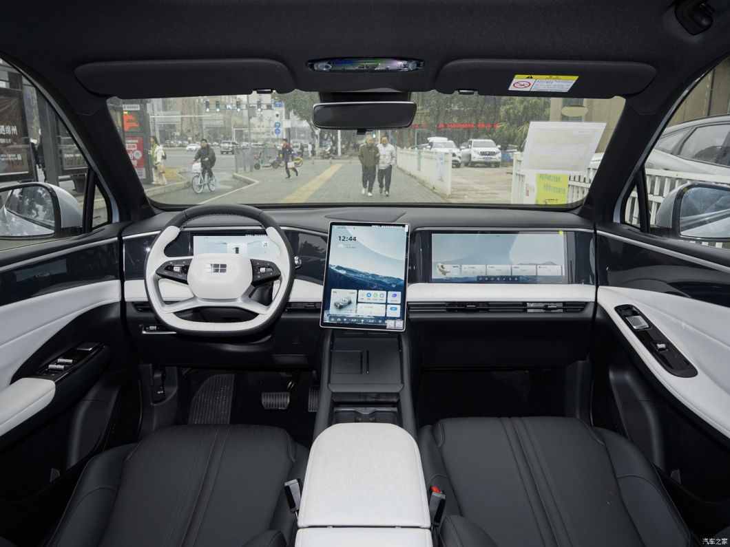 Galaxy L7 Hybrid Car Large SUV 5-Door 5-Seater New Energy Vehicles