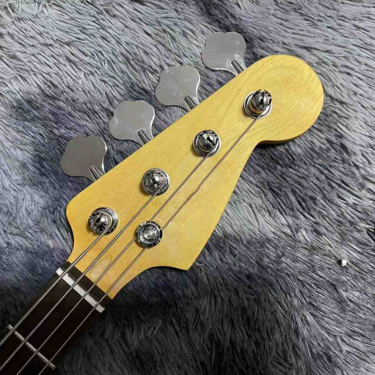 Custom 4 Strings P Precise Bass Guitar in Vintage Relic Finishing Accept Bass OEM