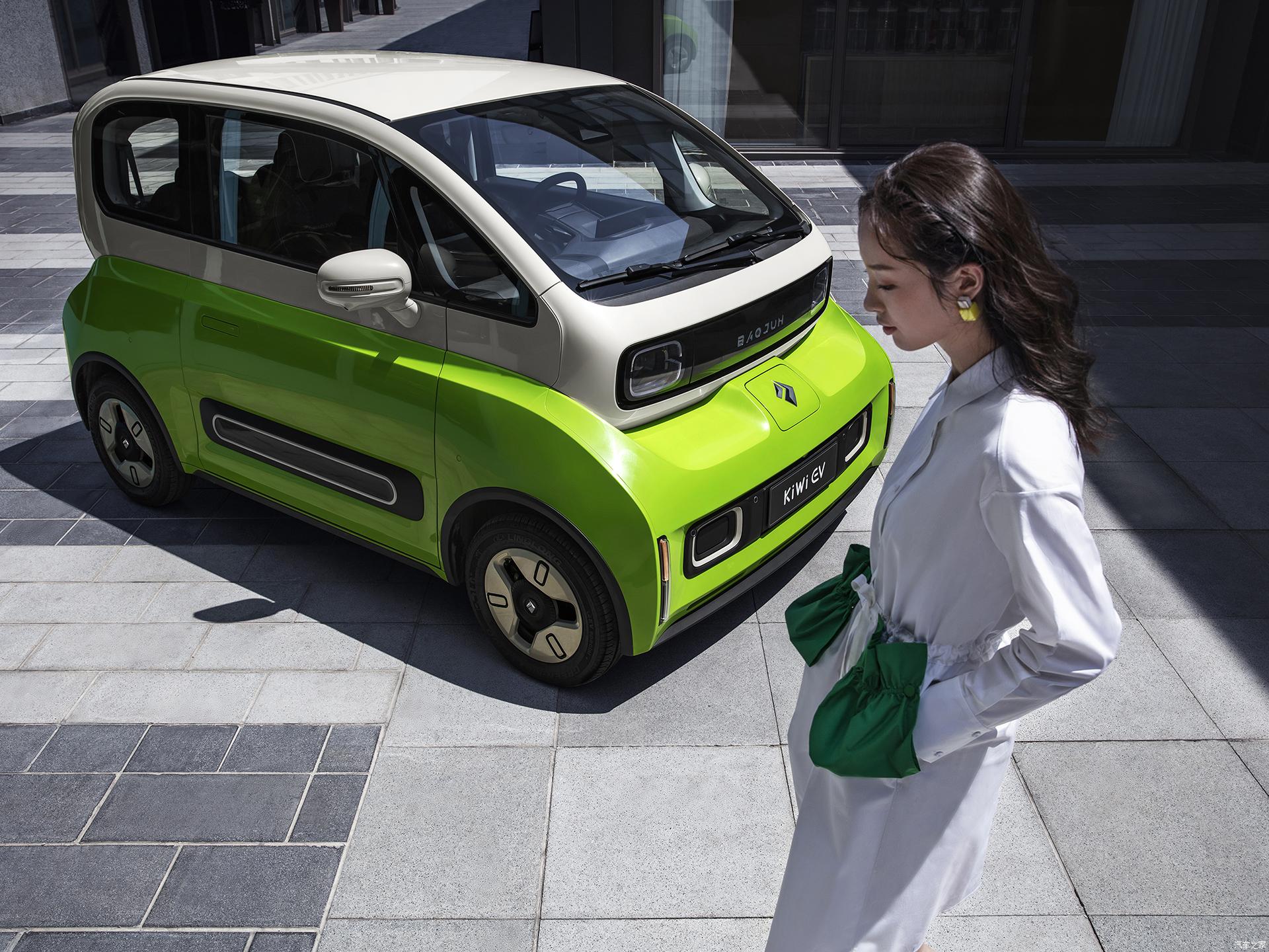 Lithium Battery Powered 2023 Baojun Adult Mini Electric Car Convenient And Rechargeable Mini Four Wheel Two Door Vehicle