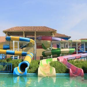 Quality 75m Length Fibreglass Water Slide Combined For Amusement Park wholesale