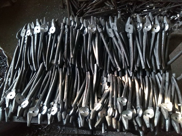 Fencing Plier Multi-purpose Wire fencing tools Build wire QL1211