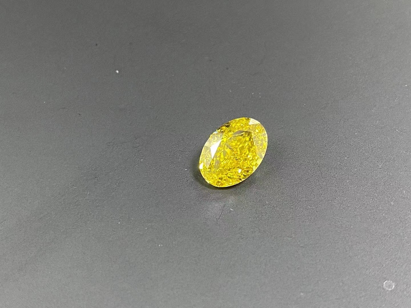 Oval Cut HPHT Lab Created Yellow Diamond 1.2ct-1.6ct IGI Certificate