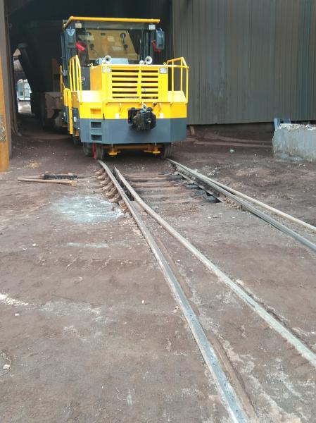 HTRR110 type rail-road tractor integrated body, steel wheel drive can be