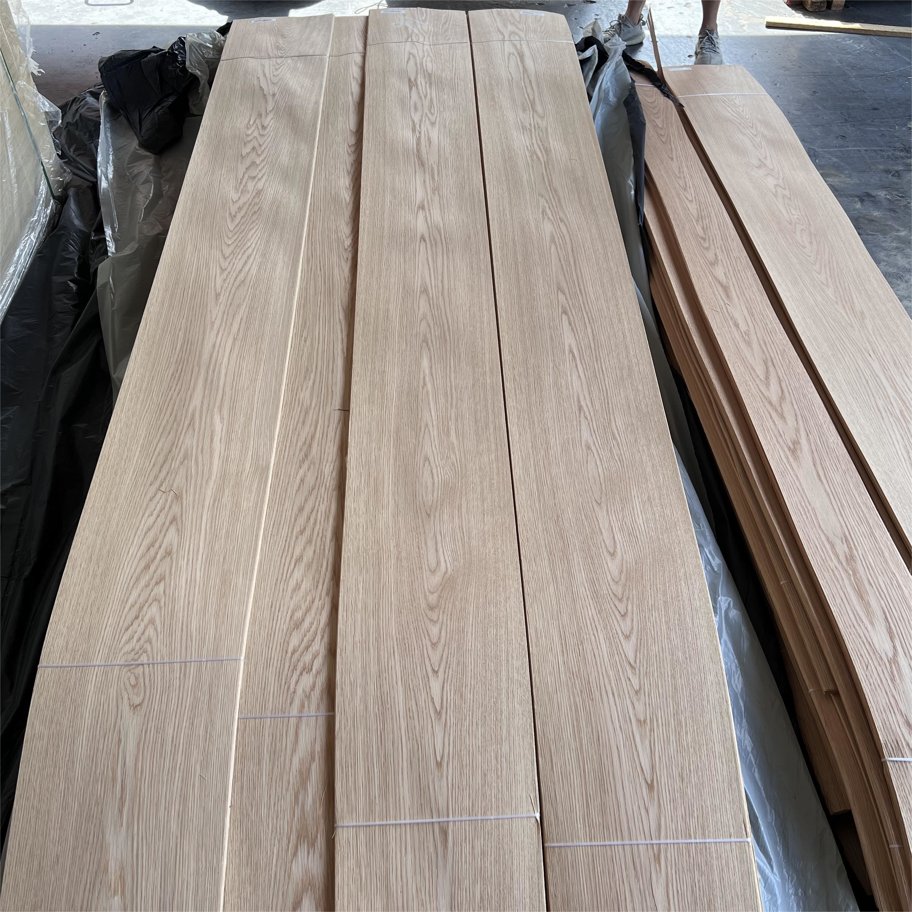 Factory Sales Natural White Oak Veneer 0.3mm 0.5mm 1mm Furniture Cabinet Doors Walls Decorative Wood Veneer