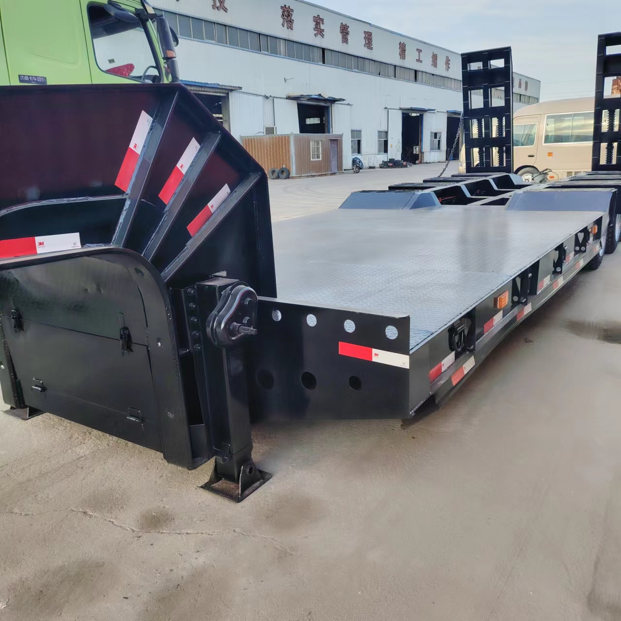 New 3 Axle Lowbed Trailer Transport Bulldozer Lowboy Gooseneck Semi Trailer With Mechanical Suspension