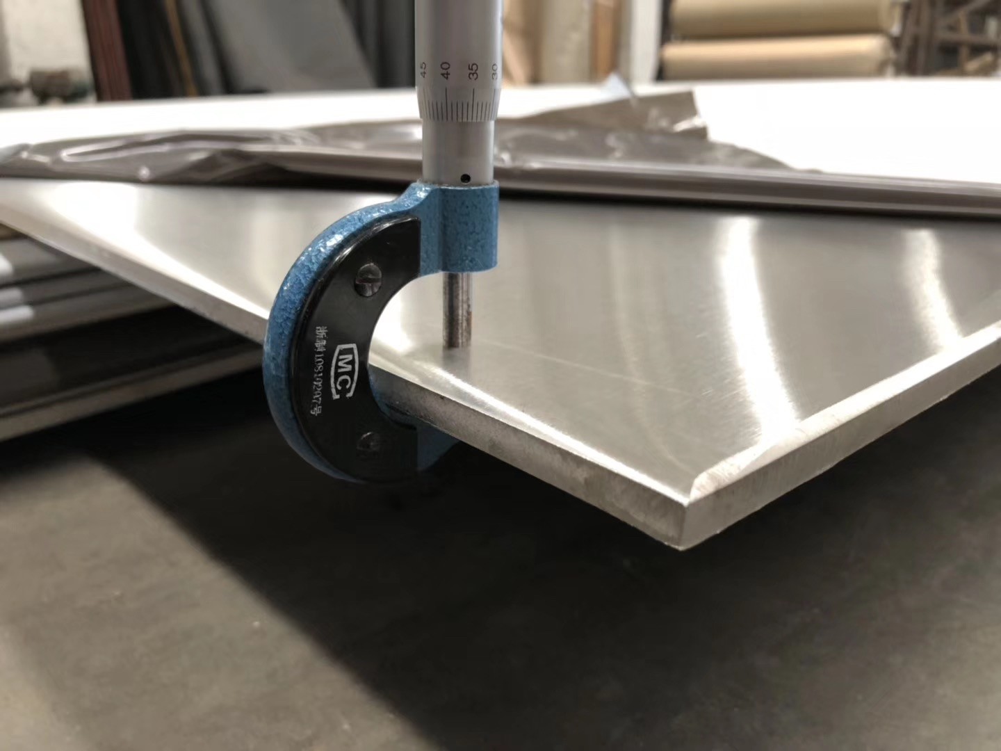 ASTM Cold Rolled Stainless Steel Plate 201 202 301304 J1 Sheet 0.9mm