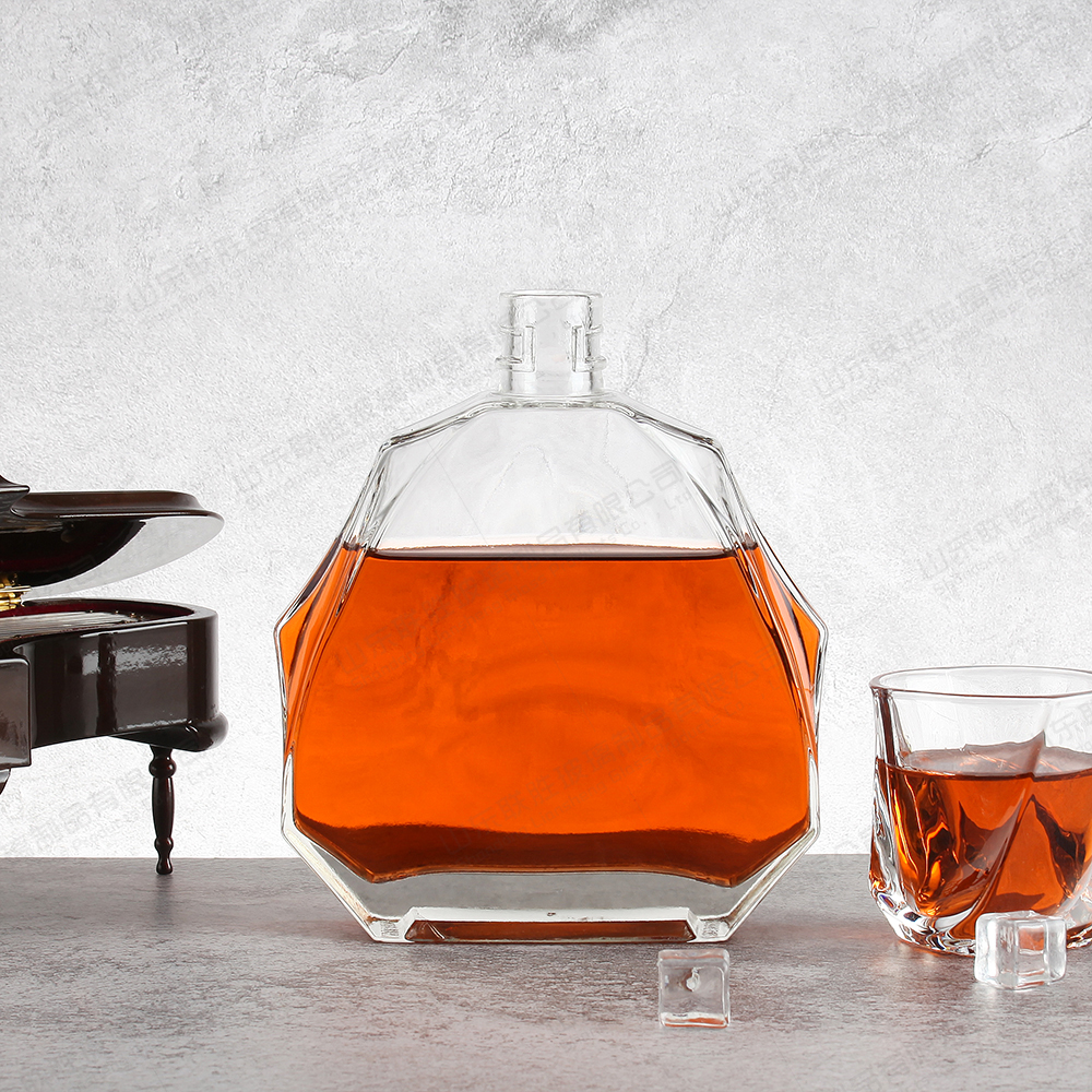 Custom Size Accepted Glass Bottles for Vodka XO Whisky Brandy Shape in 350ml 550ml 750ml
