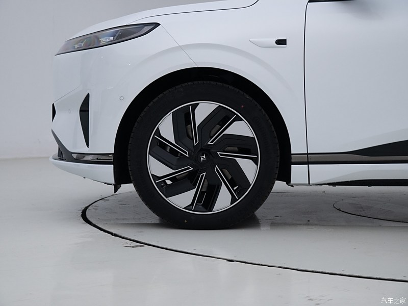 Dongfeng ePai008 Energe Electric Vehicle Medium and large SUV Eco-Friendly 5 Seats R21 car Pure Electric SUV