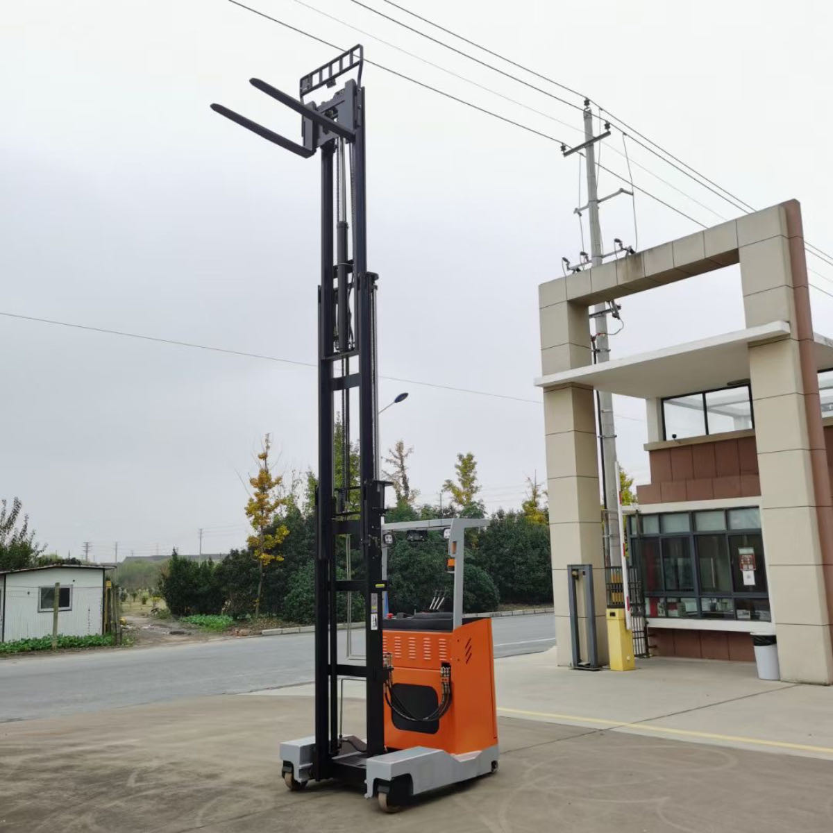 Standing Or Seated Full Electric Reach Truck 1t 2t 1000kg 2000kg 6m 8m 10m