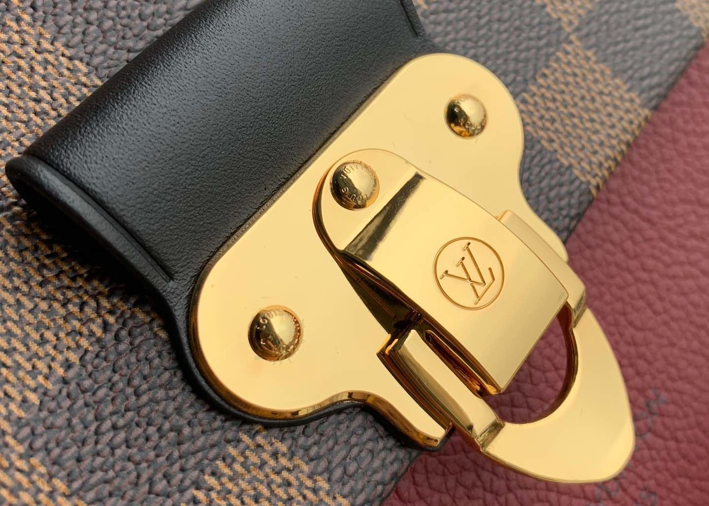 M40108 M40109 M401130 M40312 Damier Ebene Carvas And Soft Cowhide With Unique Design Chain Cross-Body Bag