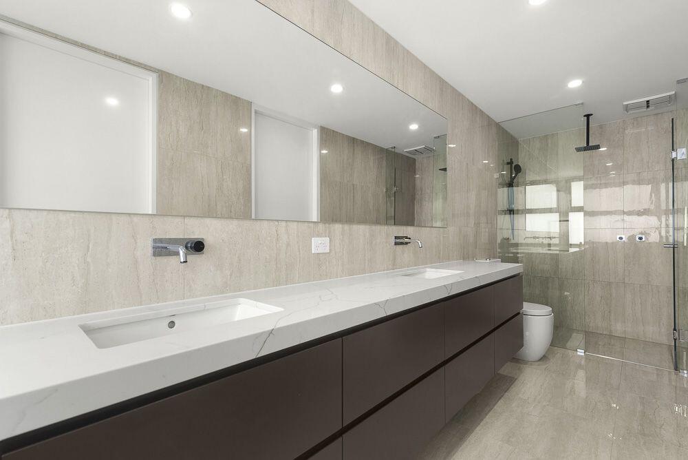 Hotel Bathroom Wall Mounted Double Sink Vanity Cabinet with Mirror and Wash Basin