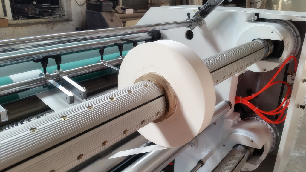 LFQ Series Computer Control Vertical Type film roll Slitting and Rewinder Machine