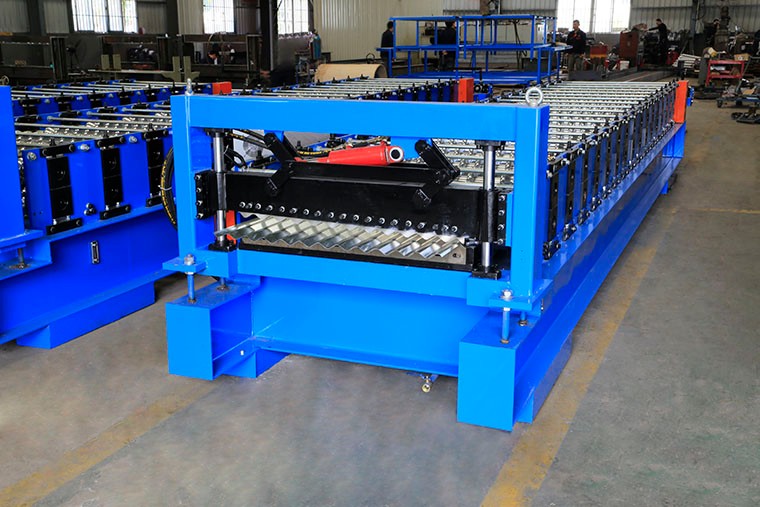 Corrugated Steel Panel Roll Forming Machine , Steel Frame Roll Former 12-18m/Min