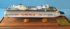Quality Oceania Cruises Riviera Boat Cruise Ship Model With Original Engraved Corridor wholesale