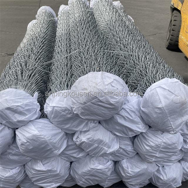 Chain Link Fence Iron Galvanized Heavy Duty Open Size 25*25mm 50*50mm 60*60mm 80*80mm