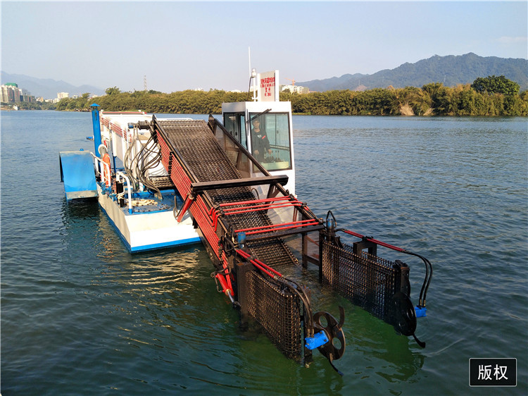 CCSB Steel Mini Aquatic Weed Harvester For Reed Water Hyacinth Harvesting