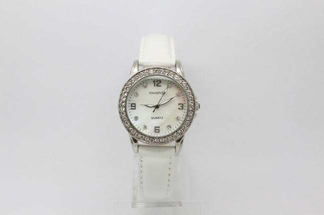 MOP Dial Alloy Case Quartz Ladies Fashion Watches PU Leather Band