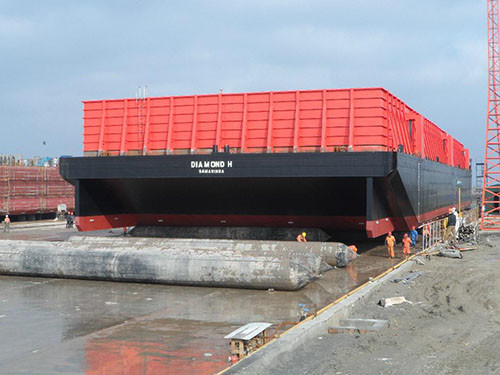 12 Layer Ship Lift Airbag Boat Lift Airbags 2.5m Dia 24m Length