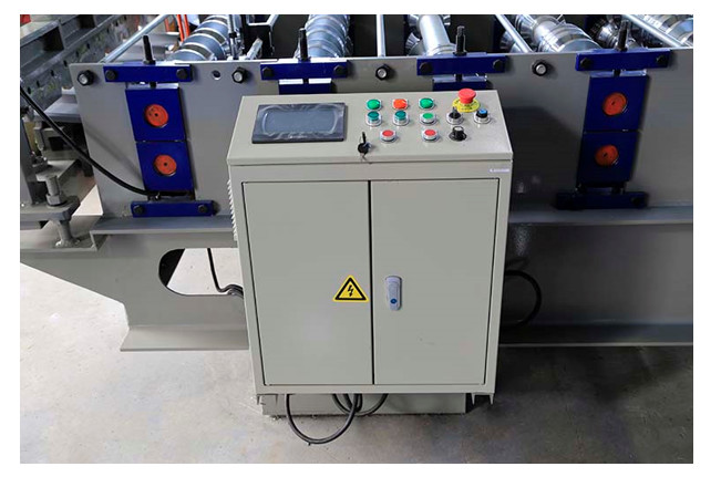 PLC Control 245Mpa 0.3mm Roof Panel Roll Forming Machine