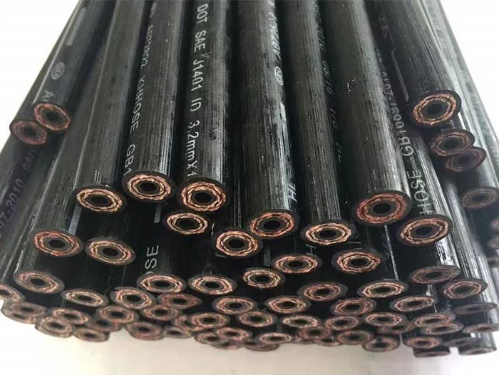 SAE J1401 Black EPDM Rubber Brake Pipe Hydraulic Safe And Reliable