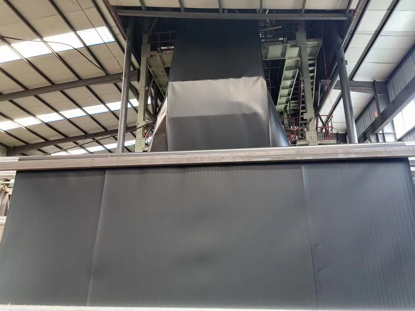 Minimalist HDPE Geomembrane for Farm Pond Liner 1mm 1.5mm 2mm Thickness Length 50-200m