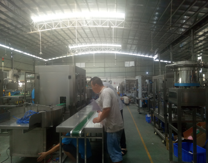 220V 6 Heads Automatic Piston Toilet Cleaner Bottle Filling Machine with Design