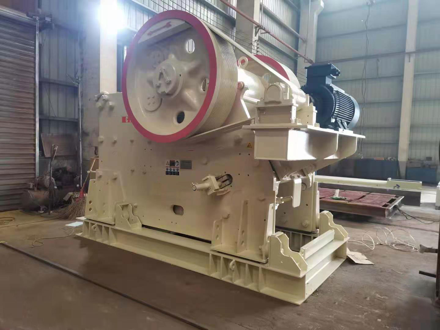Hydraulic Casting PE Jaw Crusher 300mm Feeding Rock Jaw Crusher