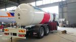 HOWO 6*4 20cbm / 10ton Bobtail Propane Truck Horizontal Cylinder Shape Tank