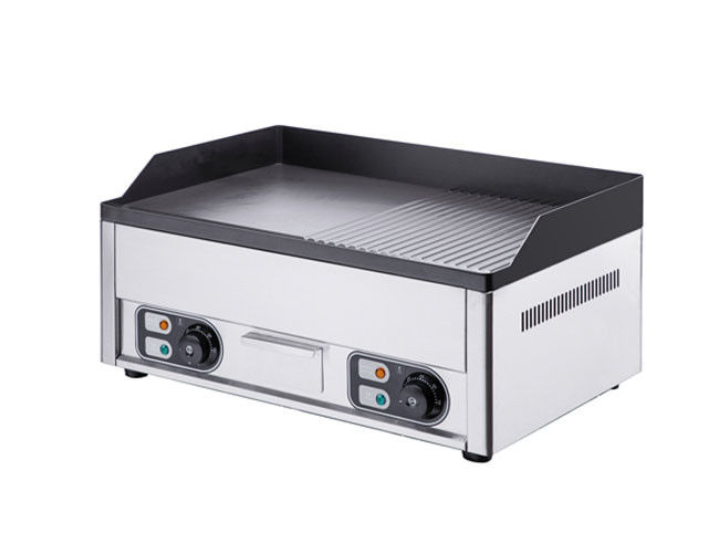 Reataurant Half Flat Electric Flat Top Grill Anti Rust Easy Clean 2kw Non Slip Feet