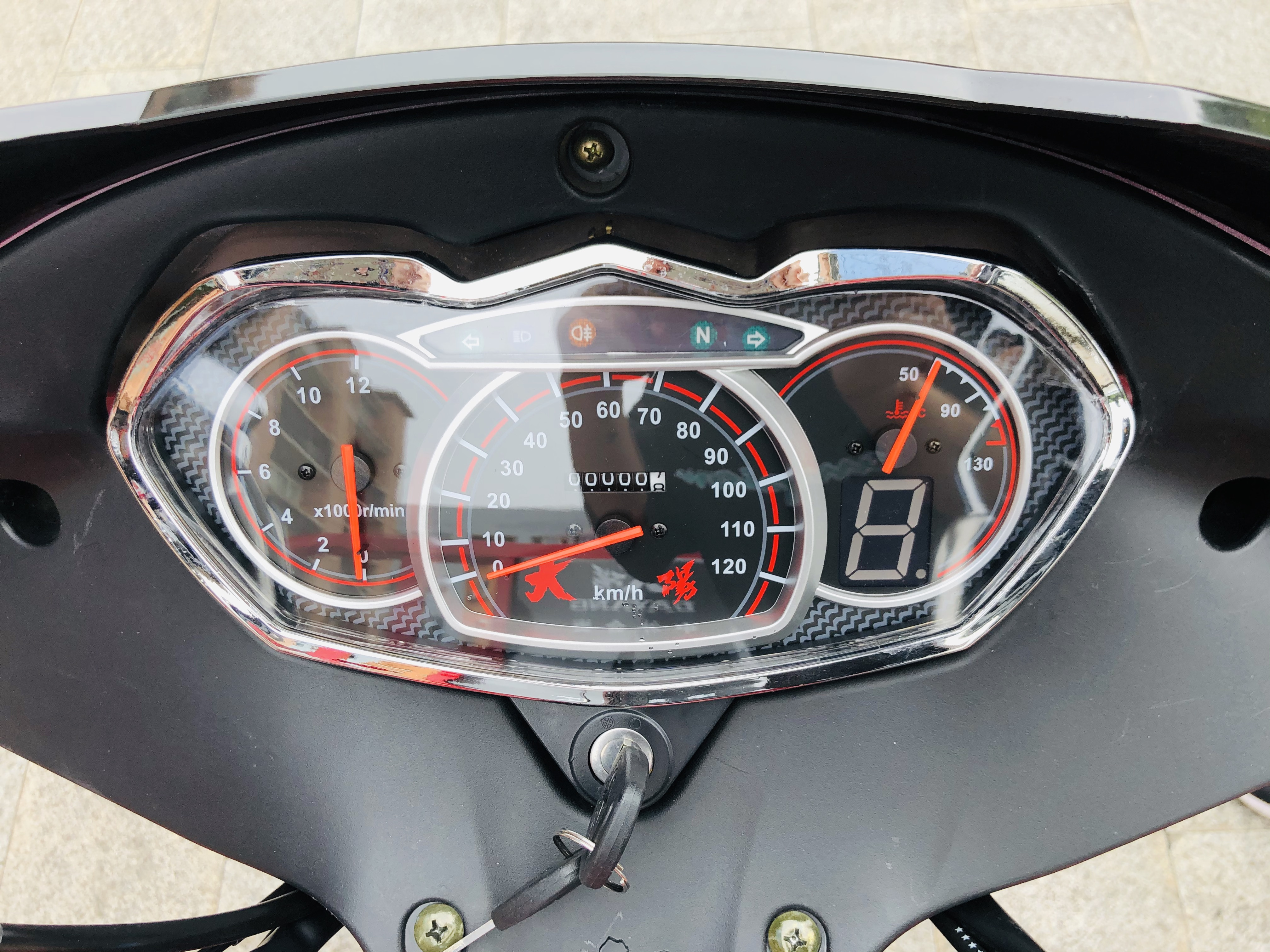 Open Body Type Tricycle with Powerful Engine 200CC/250CC/300CC Three Wheel Motorcycle