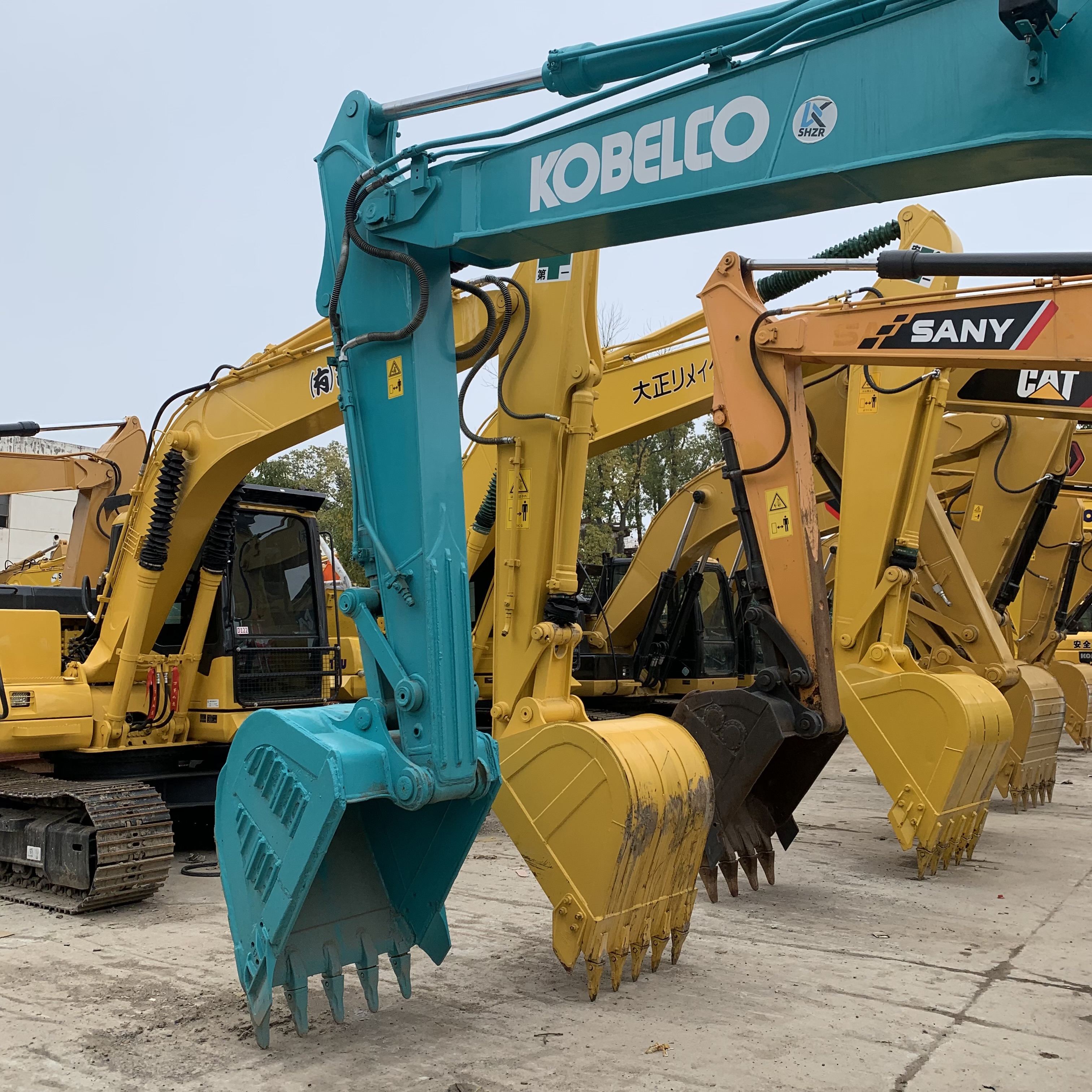 Kobelco SK140 Excavator from Japan with 0.57m3 Bucket Capacity and Low Working Hours