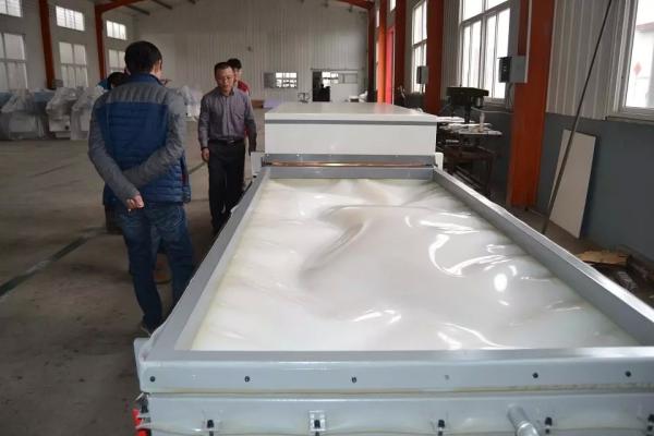 Furniture machine for compressing pvc on doors or cabinets/Vacuum Membrane Press