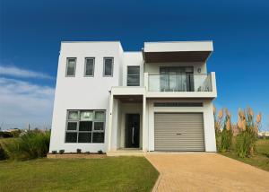 Quality Light Steel Structural Prefab Engineered Steel Homes Earthquake Proof Residential Steel Houses wholesale