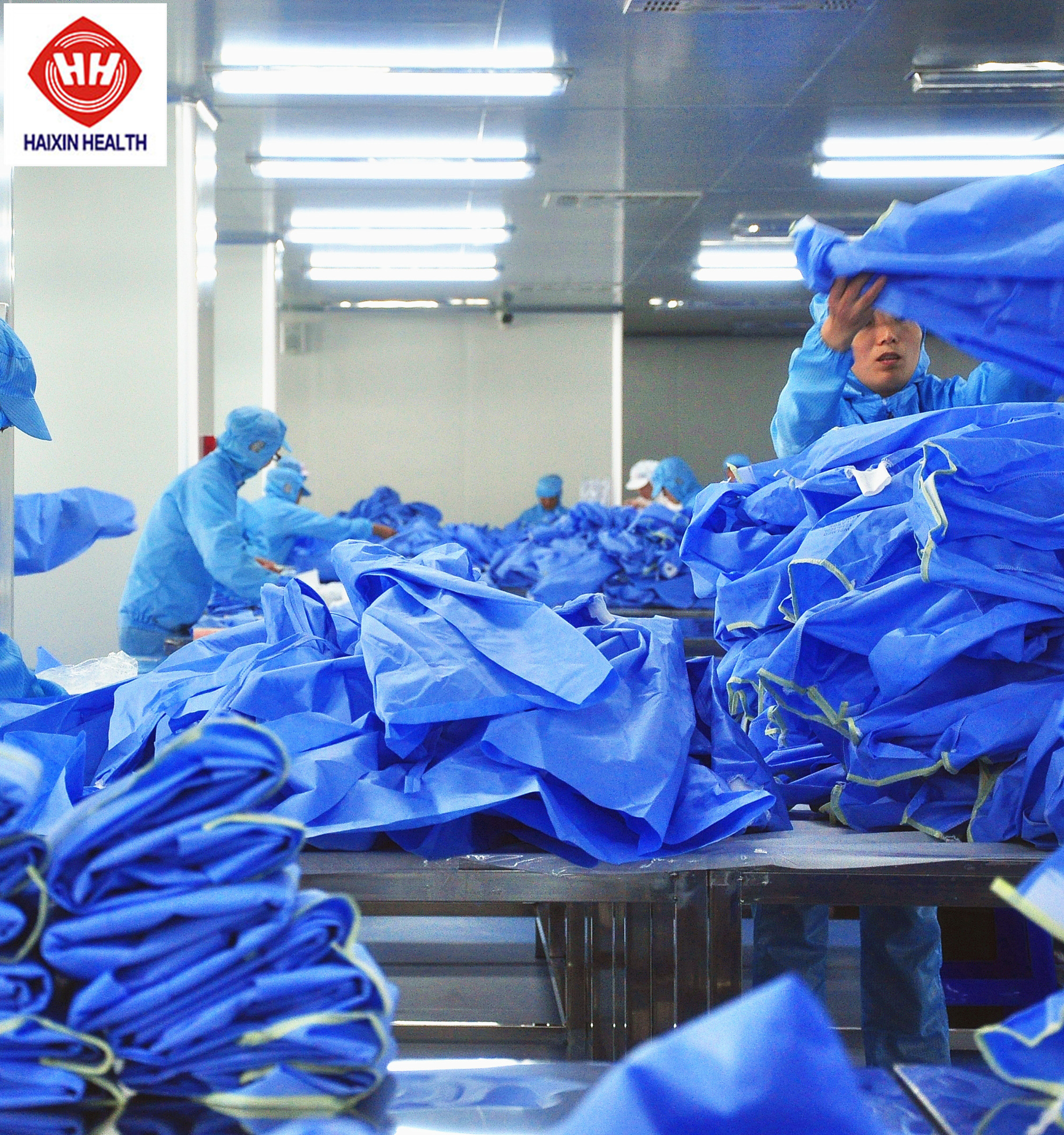 120x140cm Sterile Disposable Gowns , long ties Hospital Isolation Gown