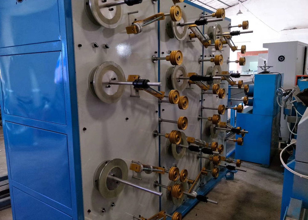 50×25 LSZH Ftth Drop Fiber Optic Extrusion Production Line
