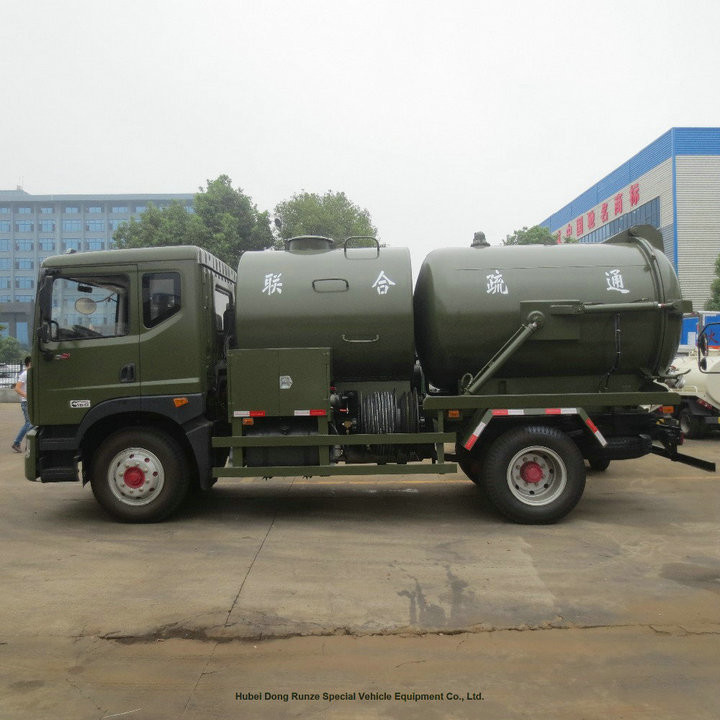 Heavy Duty Septic Vacuum Trucks For Oilfield / Fecal / Sewer Cleaning