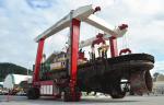 Yacht Marine Boat Hoist Crane Travel Lift On Dock Arm
